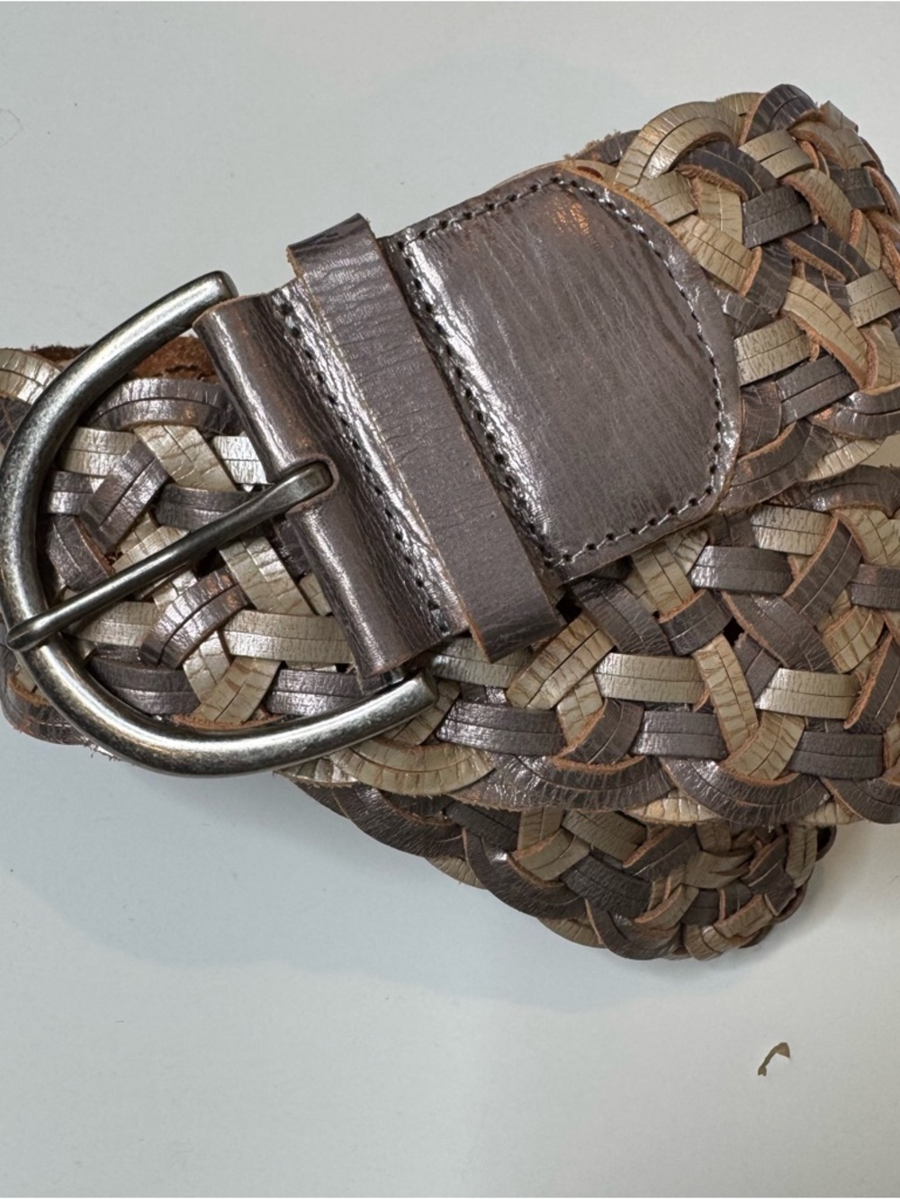 Linea Pelle Metallic Brown Leather Label Detail size L
